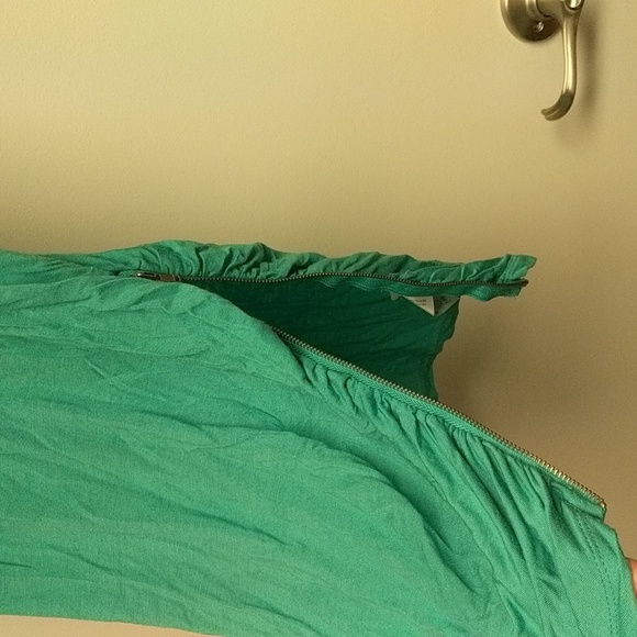 Form fitting teal dress - Picture 2 of 4